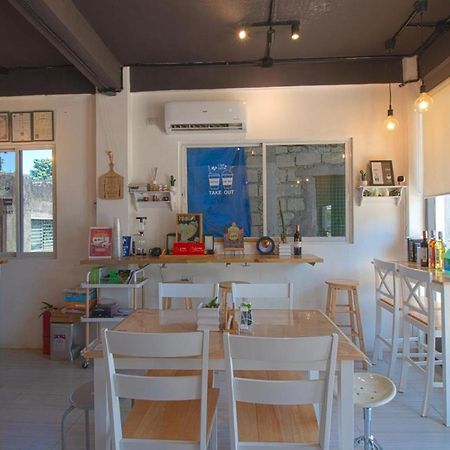Hometel Barrio House Mactan Đảo Mactan Ngoại thất bức ảnh