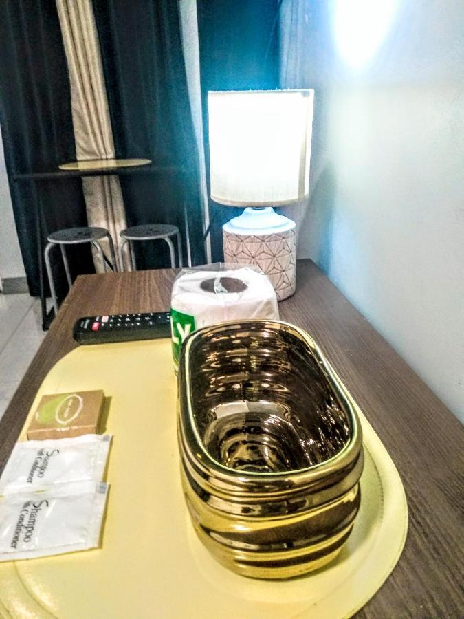 Hometel Barrio House Mactan Đảo Mactan Ngoại thất bức ảnh