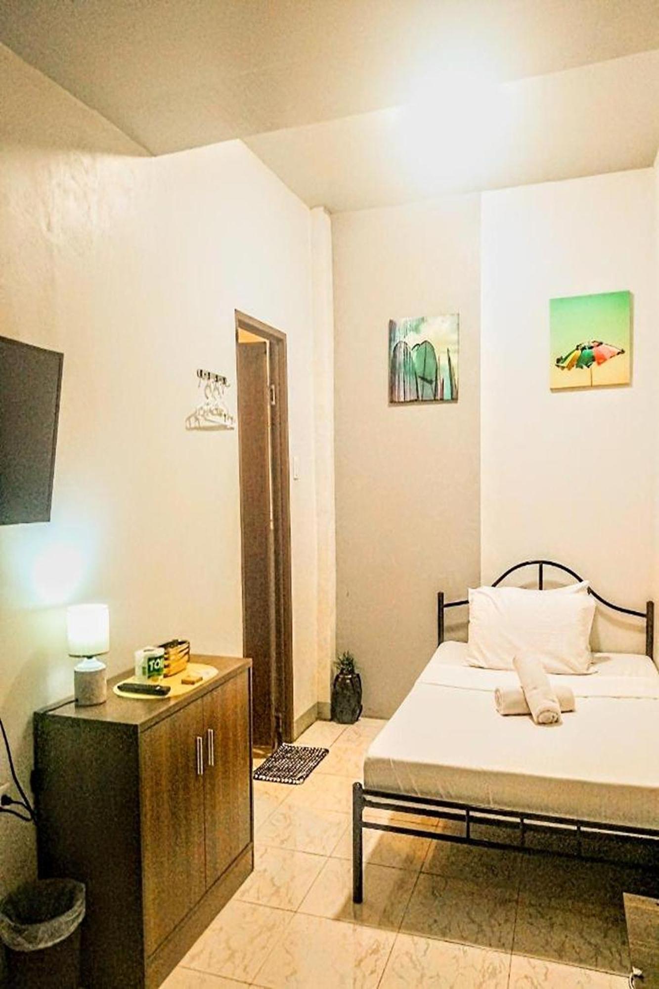 Hometel Barrio House Mactan Đảo Mactan Ngoại thất bức ảnh