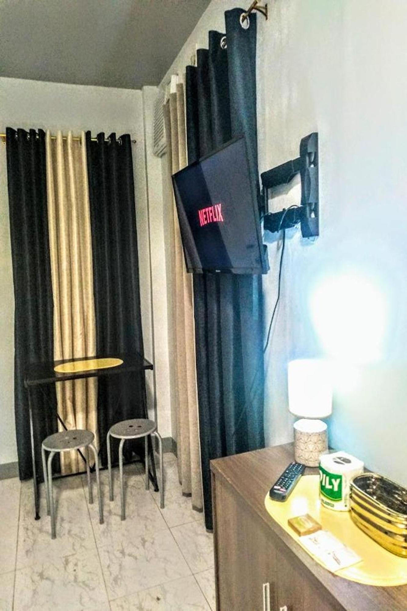 Hometel Barrio House Mactan Đảo Mactan Ngoại thất bức ảnh